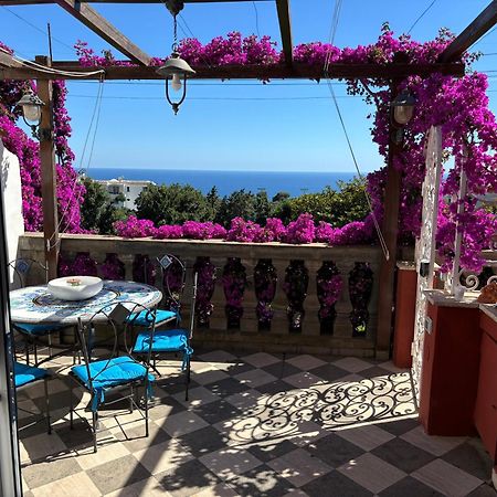 Luxury House In Villa Pompeiana Via Camerelle Con Terrazza Vista Mare Capri Exterior photo